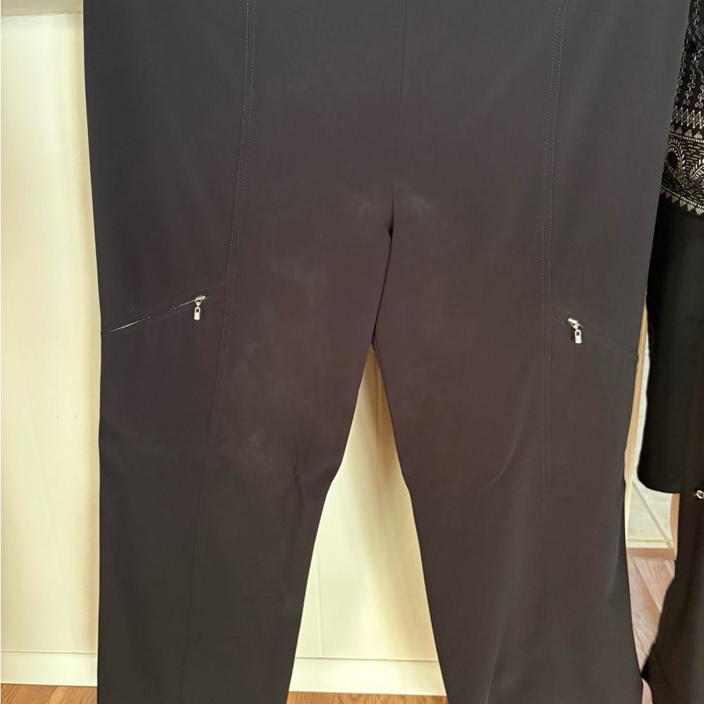 Stylish Black Utility Jacket - image 3